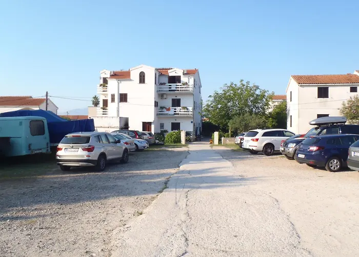 Apartments Ida Sucuraj