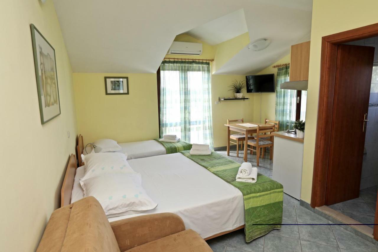 Apartma Ida *