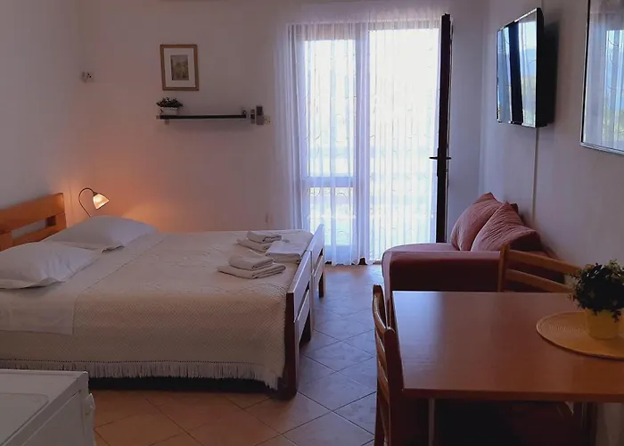Apartments Ida Sucuraj